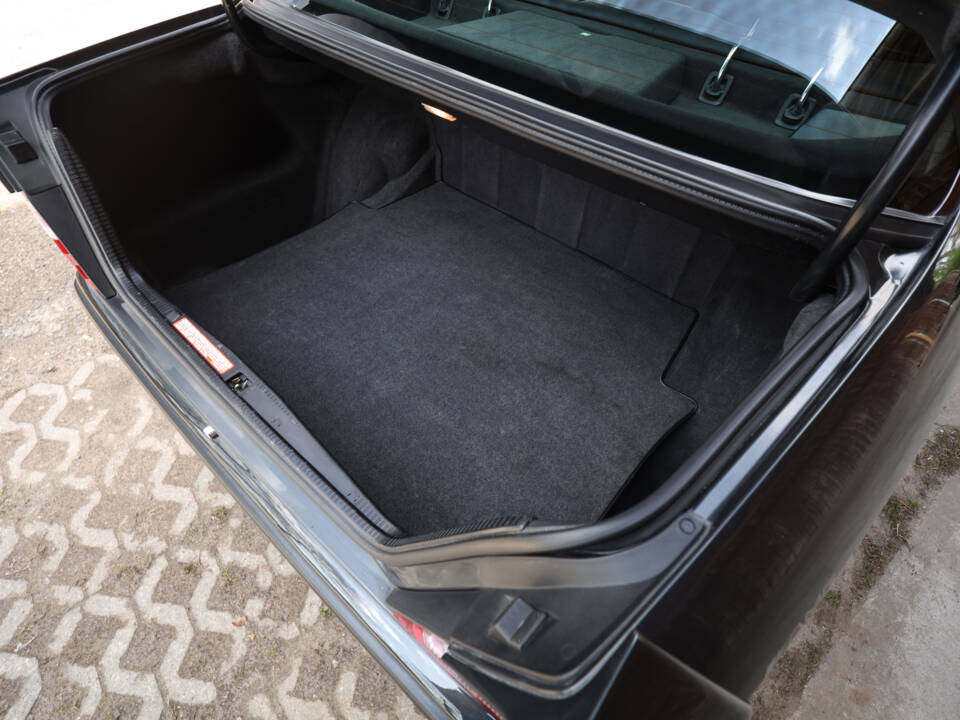 Bild 32/98 von Mercedes-Benz 300 E-24 (1992)