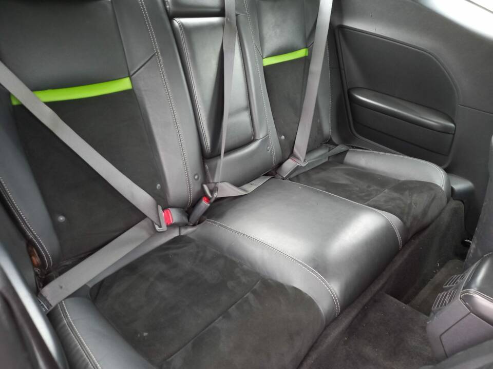 Image 2/5 of Dodge Challenger R&#x2F;T (2011)