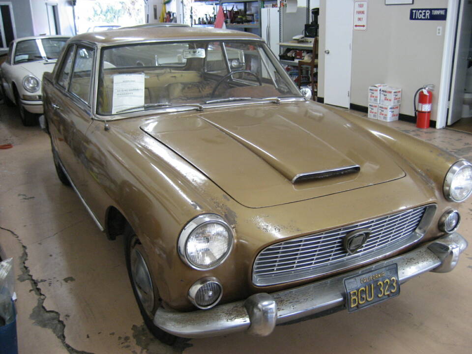 Image 3/24 of Lancia Flaminia Coupe Pininfarina (1960)